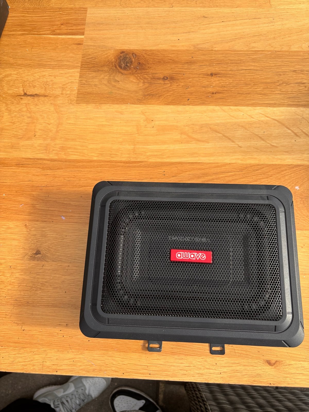 Awave V8M Powered Subwoofer - Compacte Auto Subwoofer, Auto diversen, Ophalen, Zo goed als nieuw