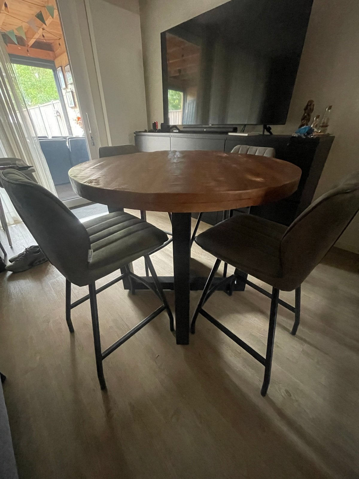Ronde eettafel van mangohout, 110 cm, inclusief 4 stoelen!, Huis en Inrichting, Tafels | Eettafels, Ophalen, Gebruikt, 100 tot 150 cm
