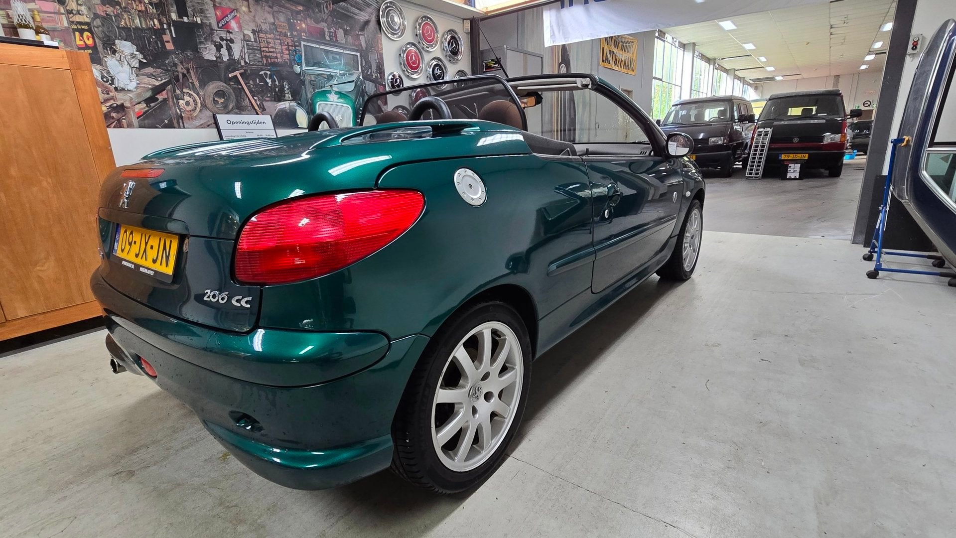 Peugeot 206 CC 2.0-16V Roland Garros, 136 pk, 4 cilinders, Cabriolet, 4 stoelen