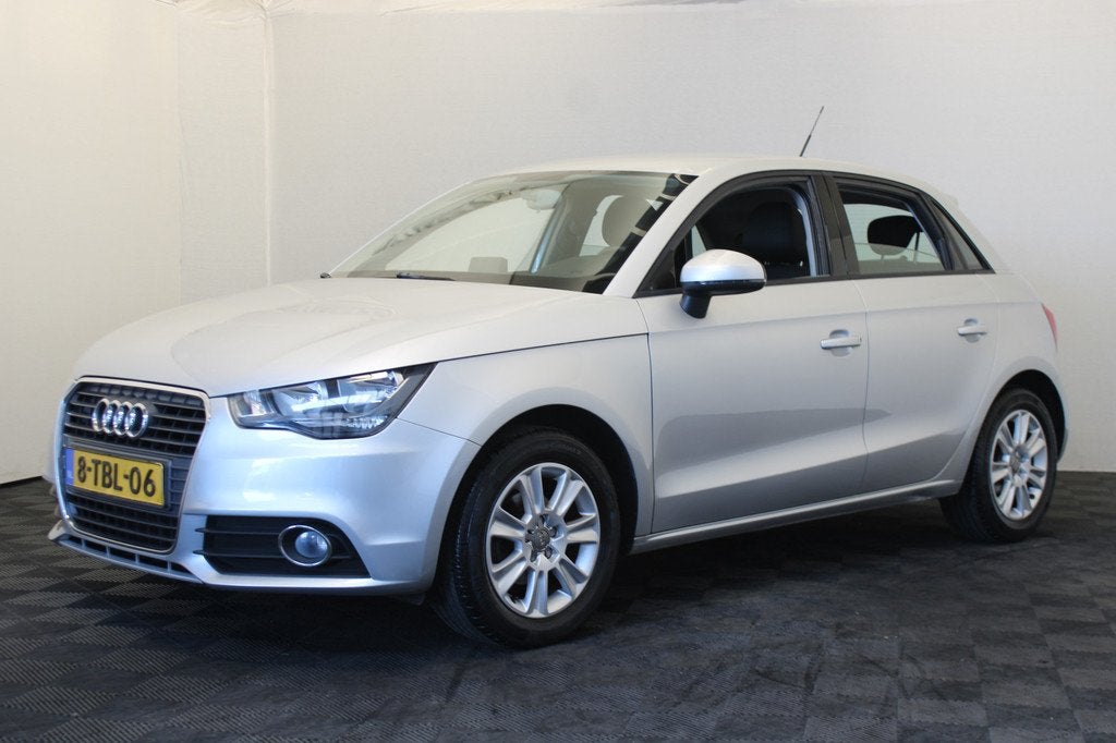 Audi A1 Sportback 1.2 TFSI Attraction Pro Line Business, Auto's, Voorwielaandrijving, Euro 5, Zwart, 4 cilinders