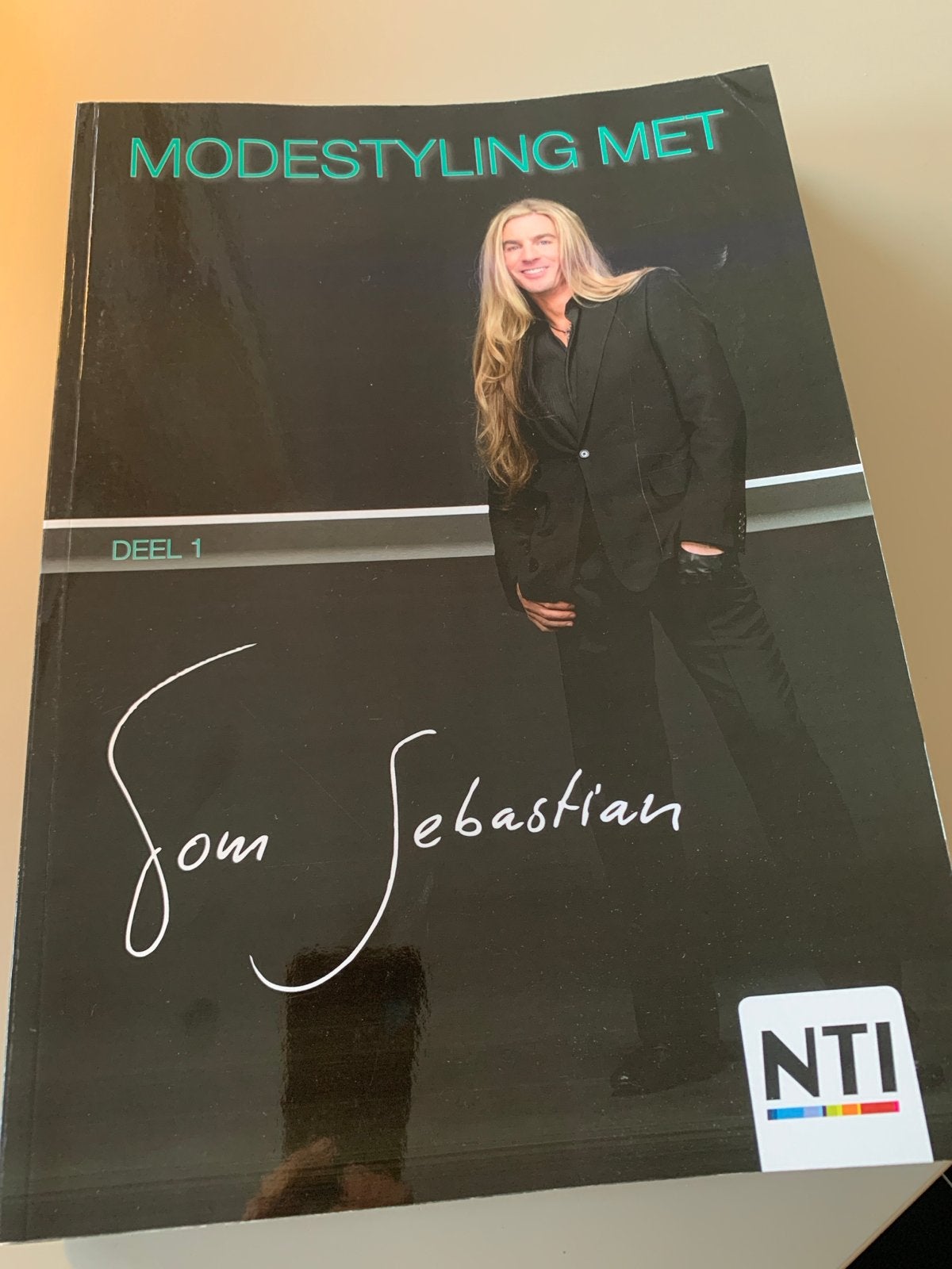 NTI Modestyling met Tom Sebastian (deel 1 & 2), Ophalen of Verzenden, Gelezen