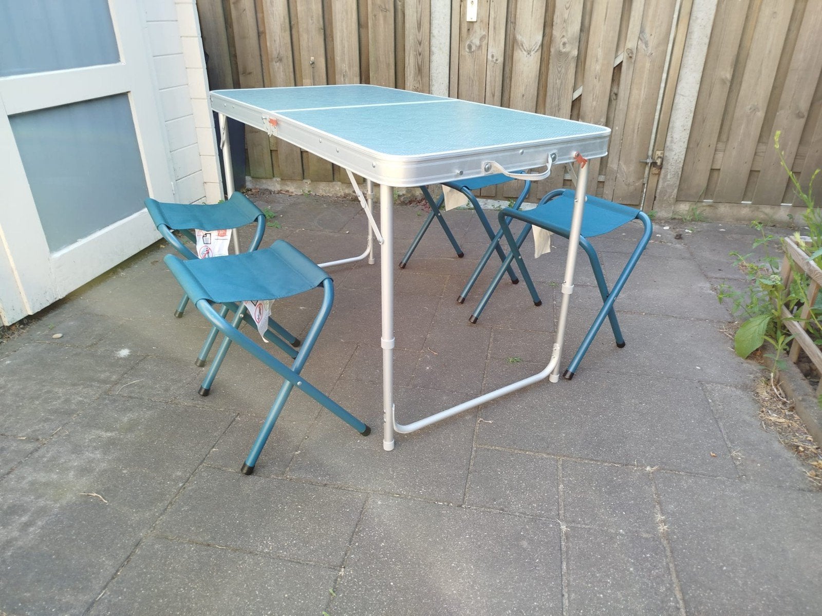 Decathlon inklapbare campingtafel met 4 krukjes, Ophalen