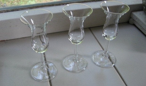 Hooghoudt borrelglas-3 stuks- honderd jaar 1888-1988, Ophalen of Verzenden, Gebruikt, Borrel- of Shotglas