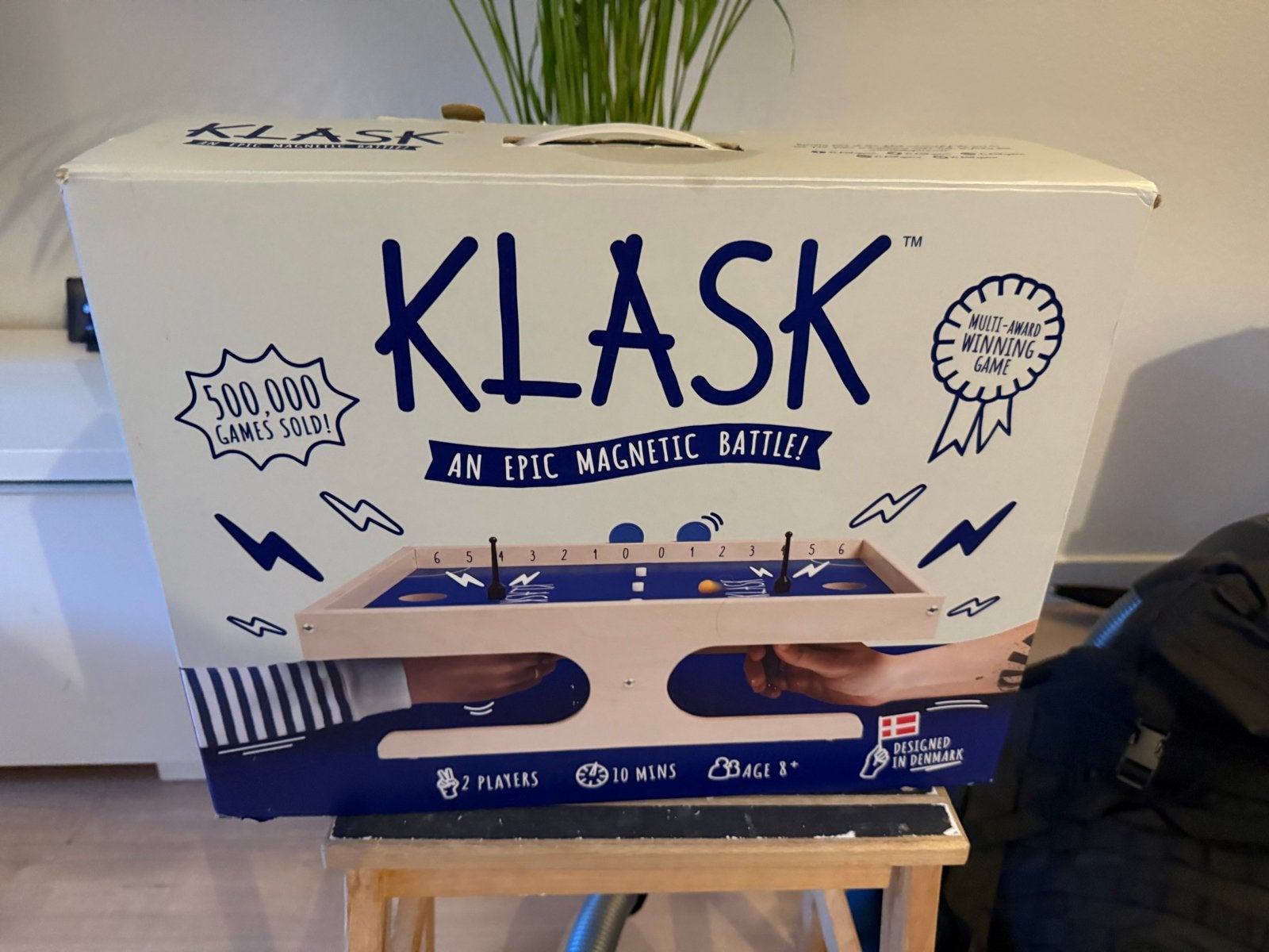 KLASK: Een Epische Magnetische Tafelgame voor 2 Spelers, Een of twee spelers, Ophalen, Zo goed als nieuw