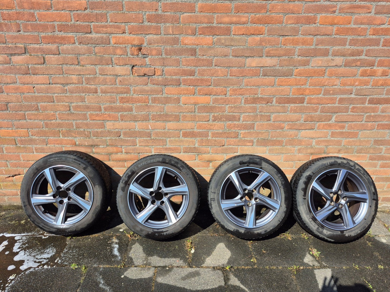 Originele Volvo V40 16 inch velgen met velgenboom, Ophalen