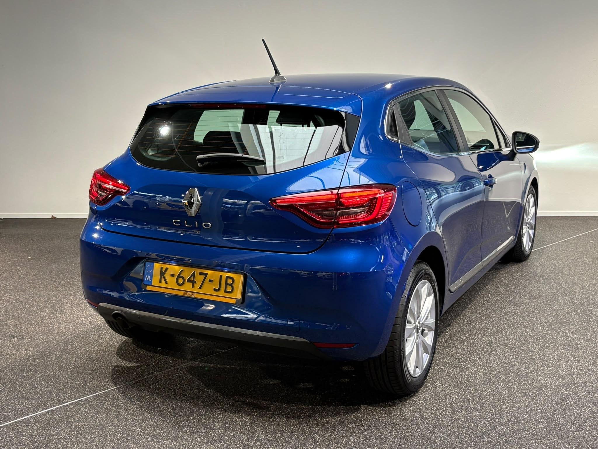 Renault Clio 1.0 TCe Intens | Navigatie | Camera | Climate C, Auto's, Gebruikt, Blauw, 49 €/maand, Origineel Nederlands