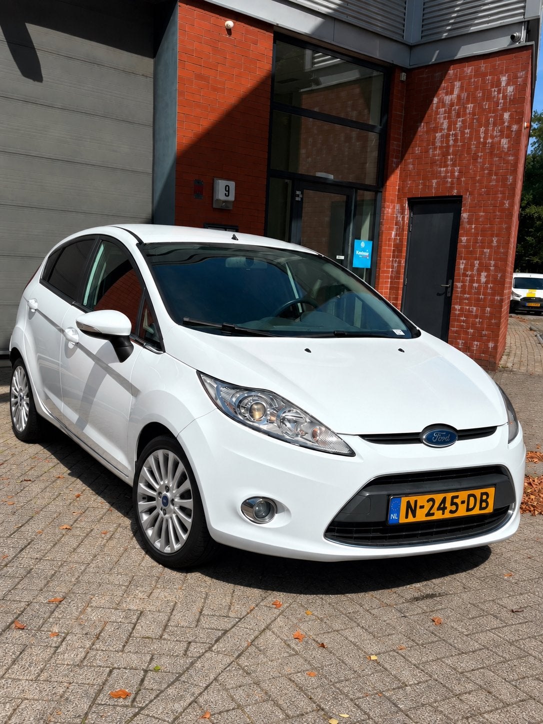 Ford fiesta 1.4 titanium 5drs |Airco| nieuwe Apk 08-27|, Voorwielaandrijving, Euro 5, Zwart, Wit