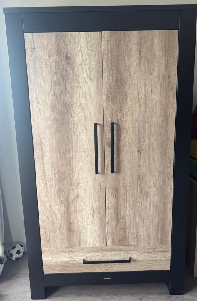 Kidsmill garderobekast zwart/bruin, Ophalen, Gebruikt, 50 tot 70 cm, 100 cm of meer
