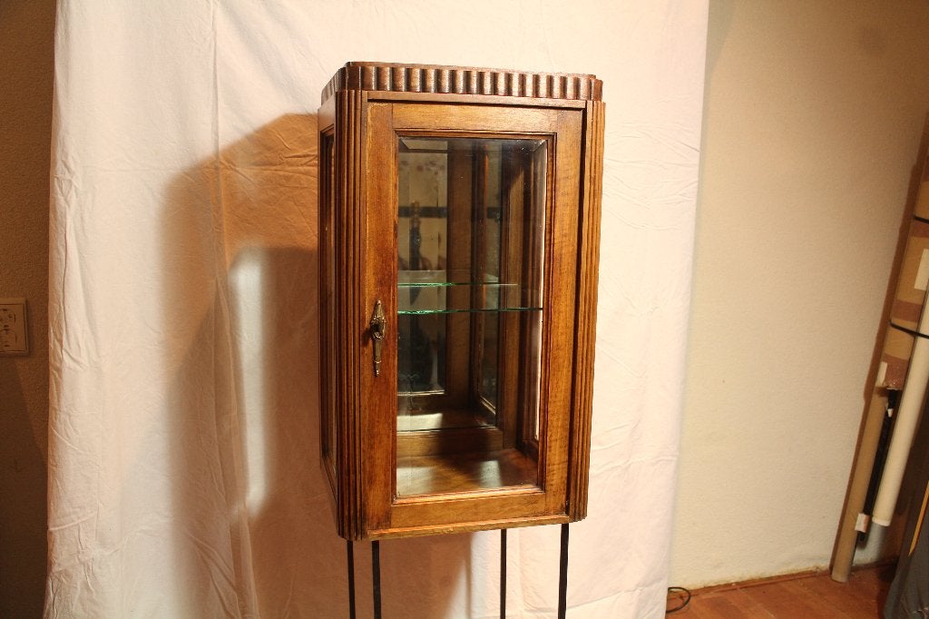 oud vitrine kastje, Ophalen