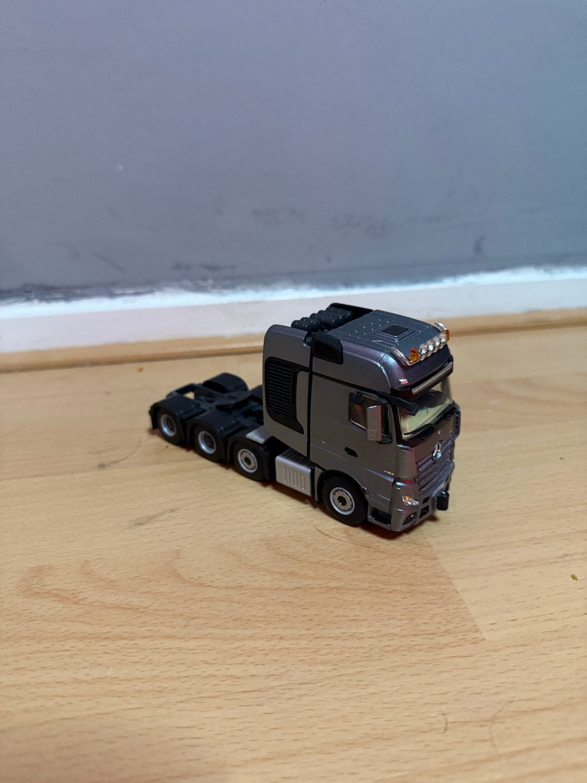 Mercedes-Benz Actros 1:50 WSI schaalmodel., Ophalen, Zo goed als nieuw, Bus of Vrachtwagen, Wsi