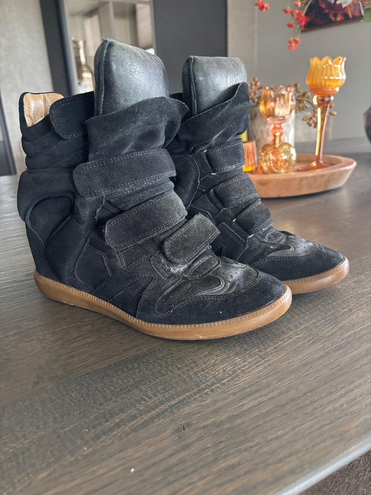 Isabel Marant schoenen - Zwart suède met klittenband, Ophalen of Verzenden, Gedragen, Zwart, Sneakers of Gympen