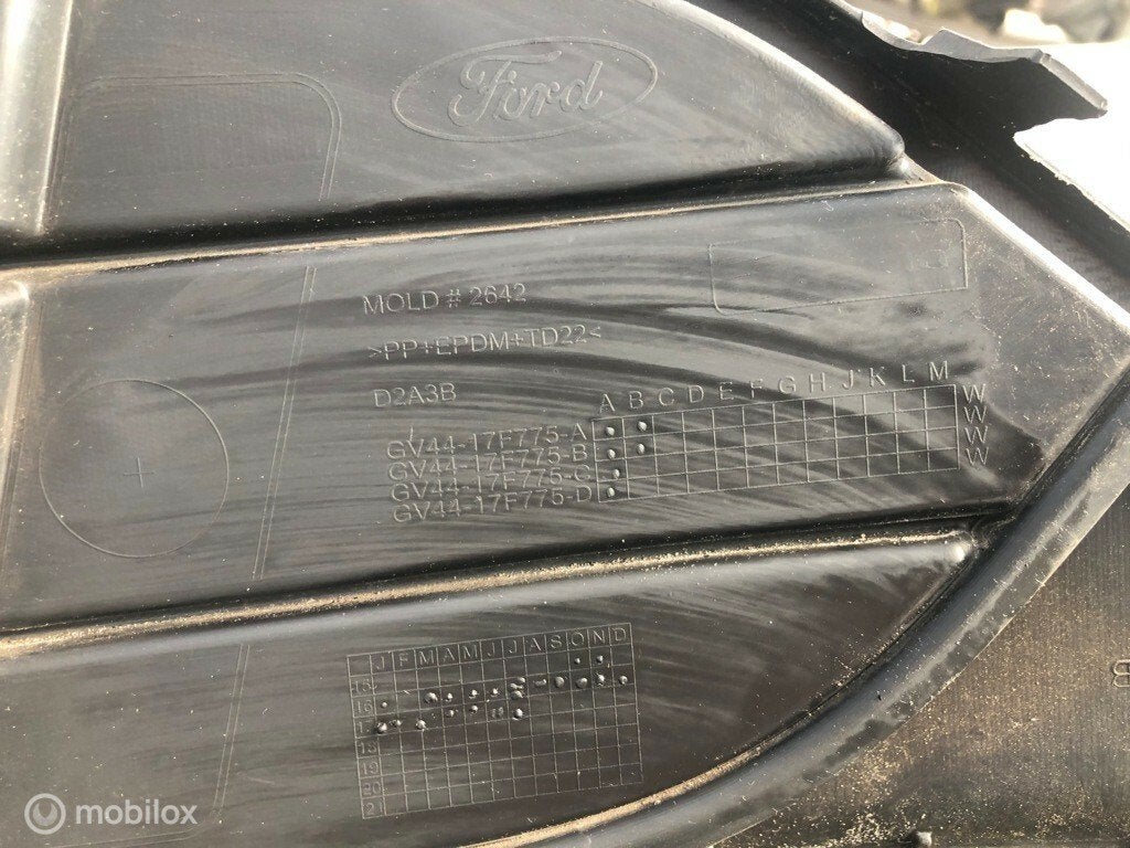 Voorbumper onderbumper spoiler ford kuga  gv4417f775a, Auto-onderdelen, Carrosserie en Plaatwerk, Gebruikt, Voor, Ophalen of Verzenden