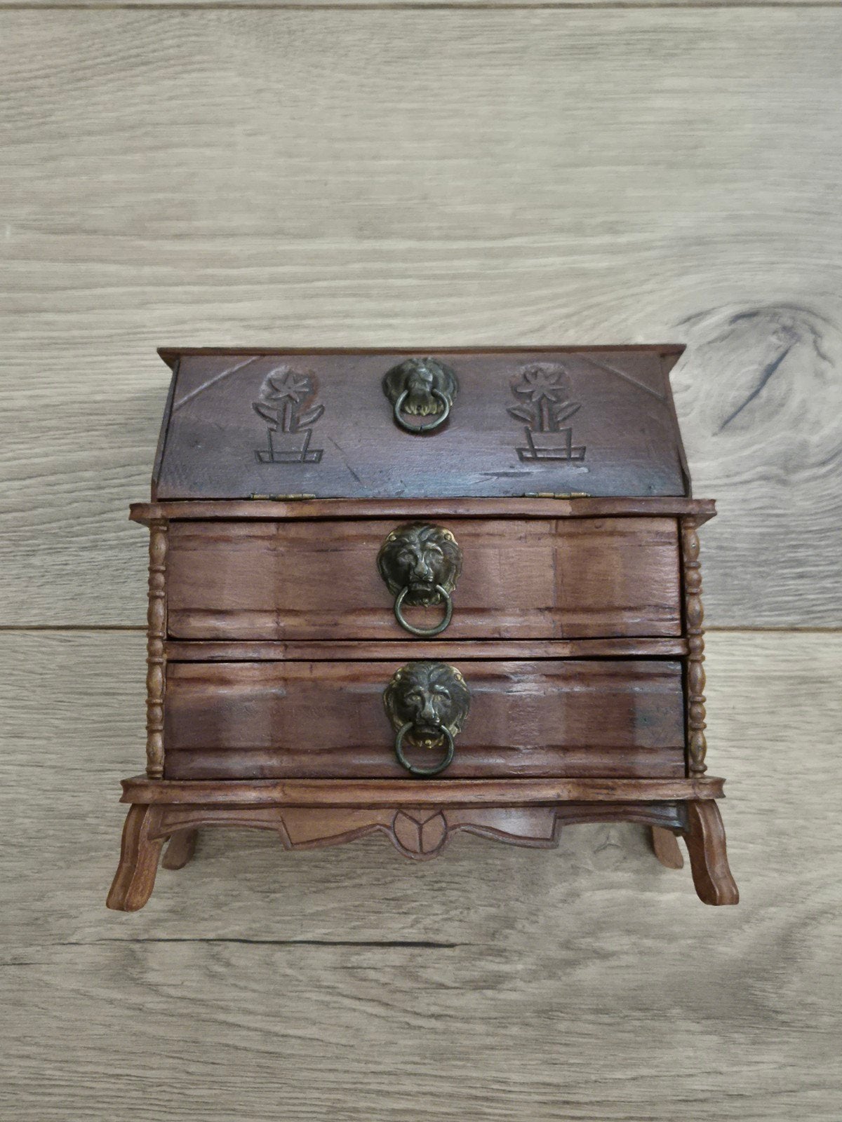Antiek poppen kastje, Ophalen of Verzenden