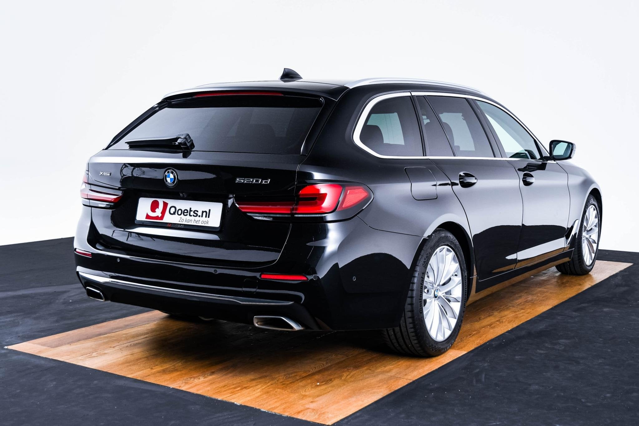 BMW 5-serie Touring 520d xDrive High Executive Luxury Line -, Auto's, BMW, Automaat, 12 maanden, Zwart, Leder