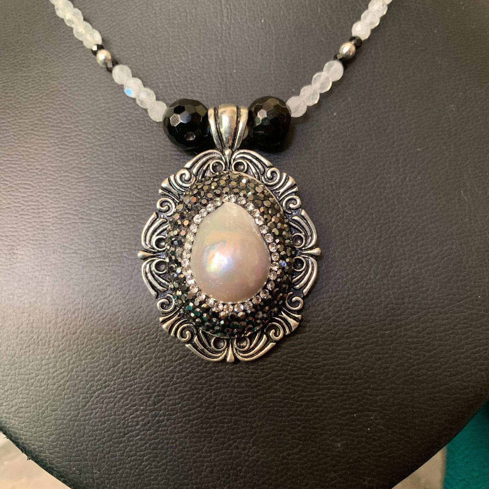 Maansteen spinel parel hanger beschermt welvaart geluk SALE, Sieraden, Tassen en Uiterlijk, Ophalen of Verzenden, Nieuw, Steen of Mineraal