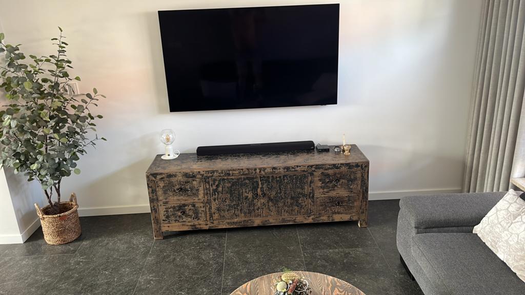Tv kast / dressoir massief hout zwart bruin Indiaas authentk, Ophalen, Indiaas, coloniaal, 150 tot 200 cm, Zo goed als nieuw