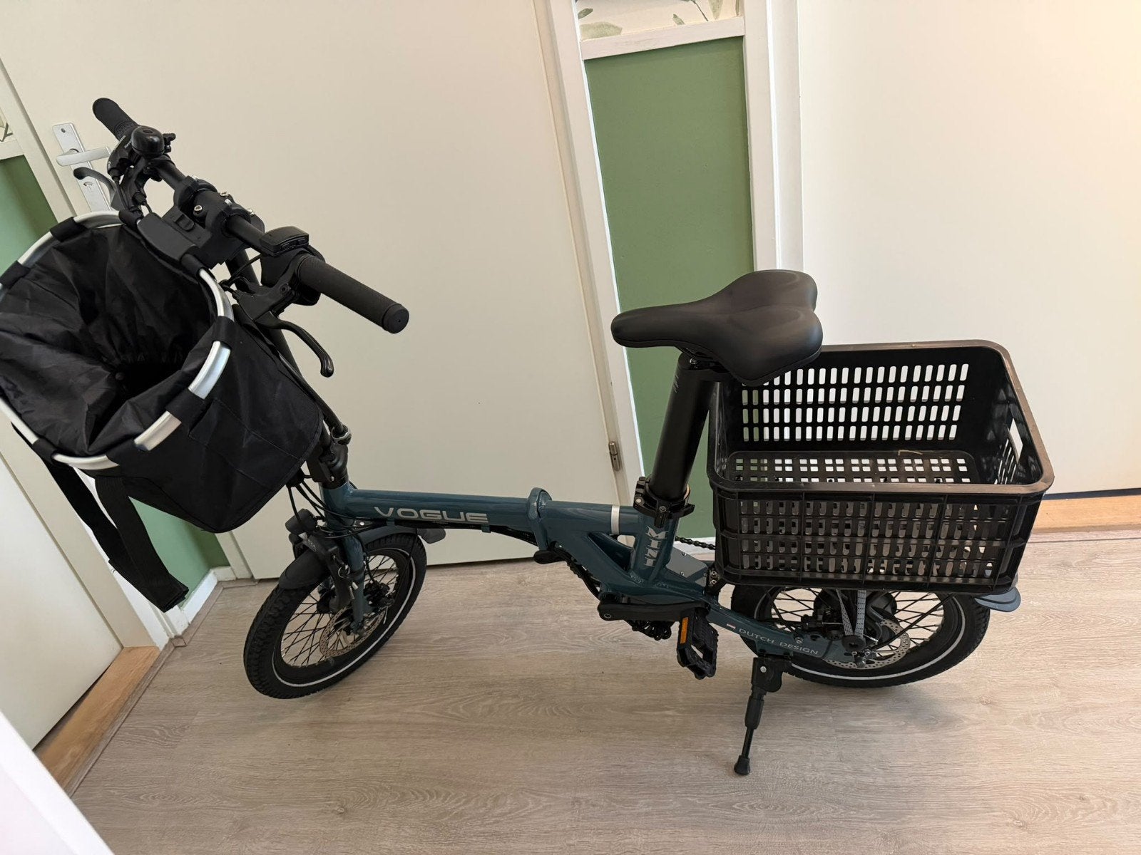 Vogue opvouwbare elektrische fiets met manden, Fietsen en Brommers, Zo goed als nieuw, 47 tot 51 cm, 50 km per accu of meer, Ophalen
