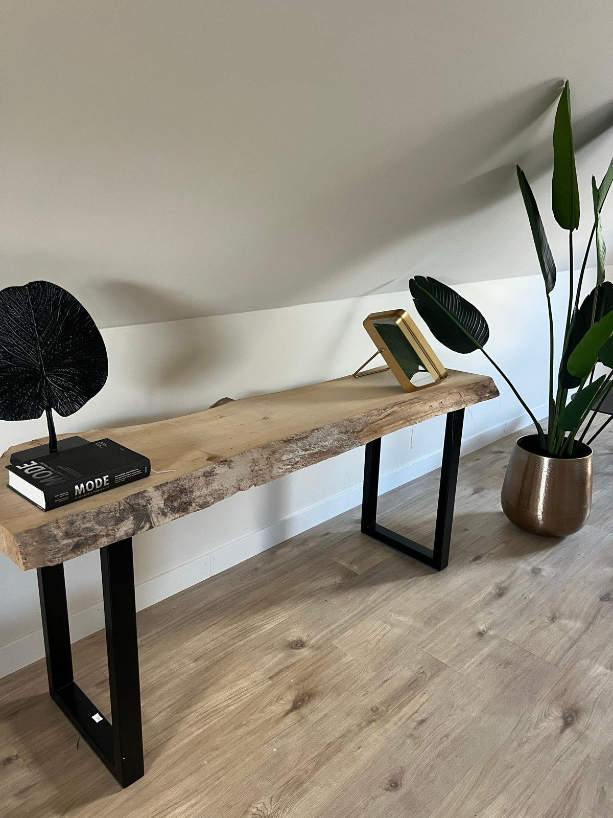 Sidetable van boomstamhout met stalen poten, Ophalen, Zo goed als nieuw, 150 tot 200 cm, Rechthoekig