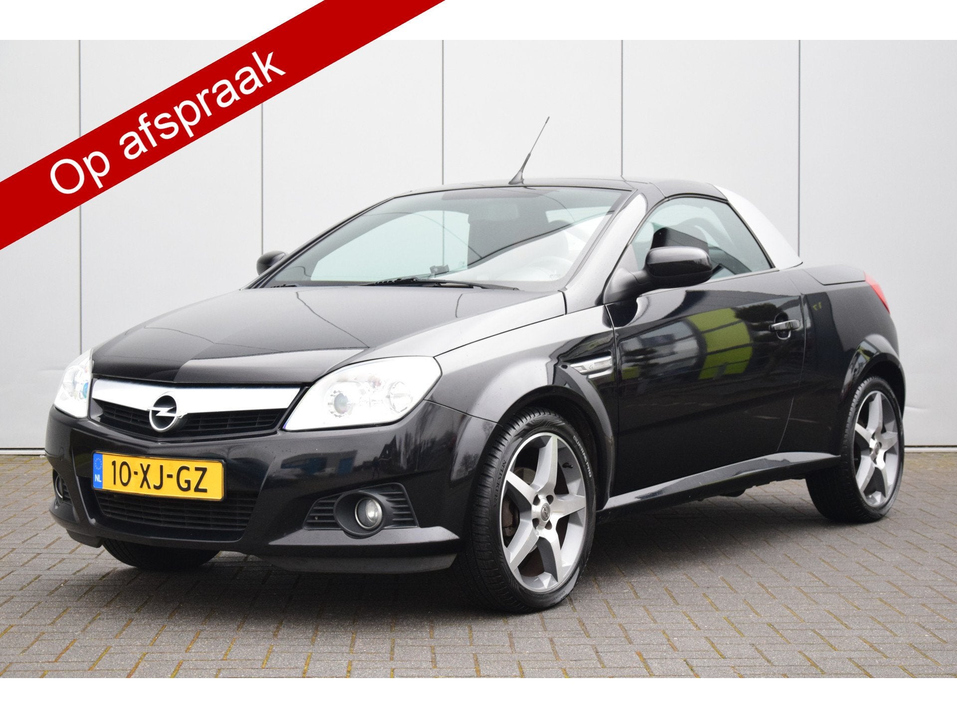 Opel Tigra TwinTop 1.8-16V Temptation Leer/Stoelverwarming T, Zwart, 4 cilinders, 1796 cc, Zwart