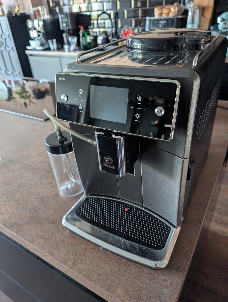 Philips Saeco Xelsis (SM7684/00) + 2 nieuwe filters!, Witgoed en Apparatuur, Koffiezetapparaten, Ophalen, Afneembaar waterreservoir