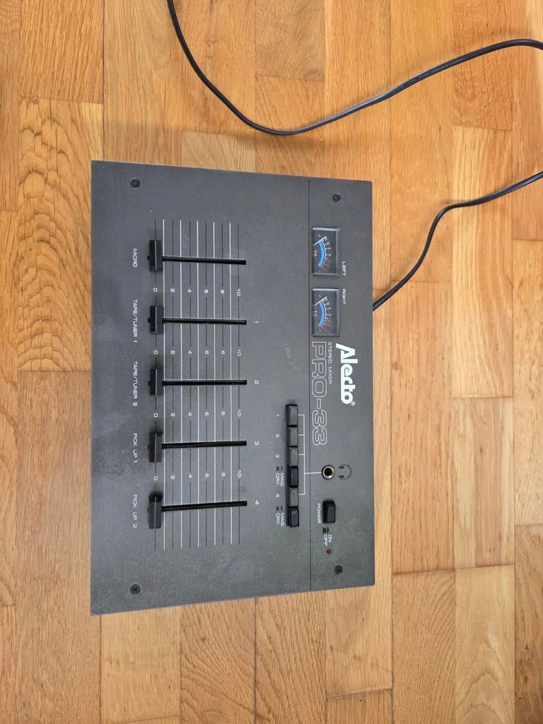 Alecto PRO-33 Stereo Mixer - Compacte DJ Mixer, Muziek en Instrumenten, Ophalen, Gebruikt, Minder dan 5 kanalen, Microfooningang