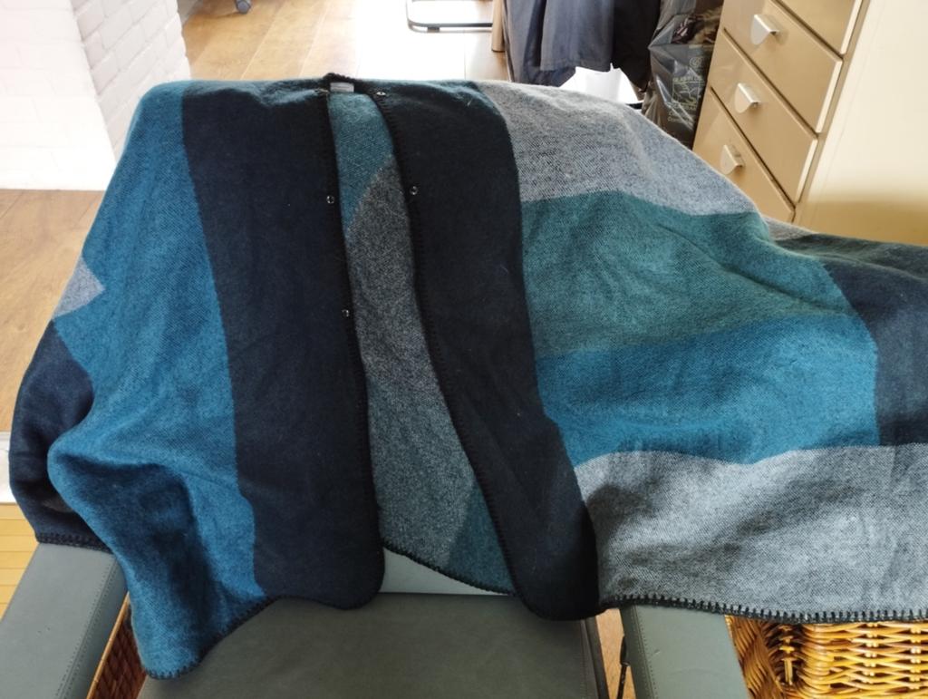 Hele mooie poncho, blauwtinten, Ophalen of Verzenden, Zo goed als nieuw