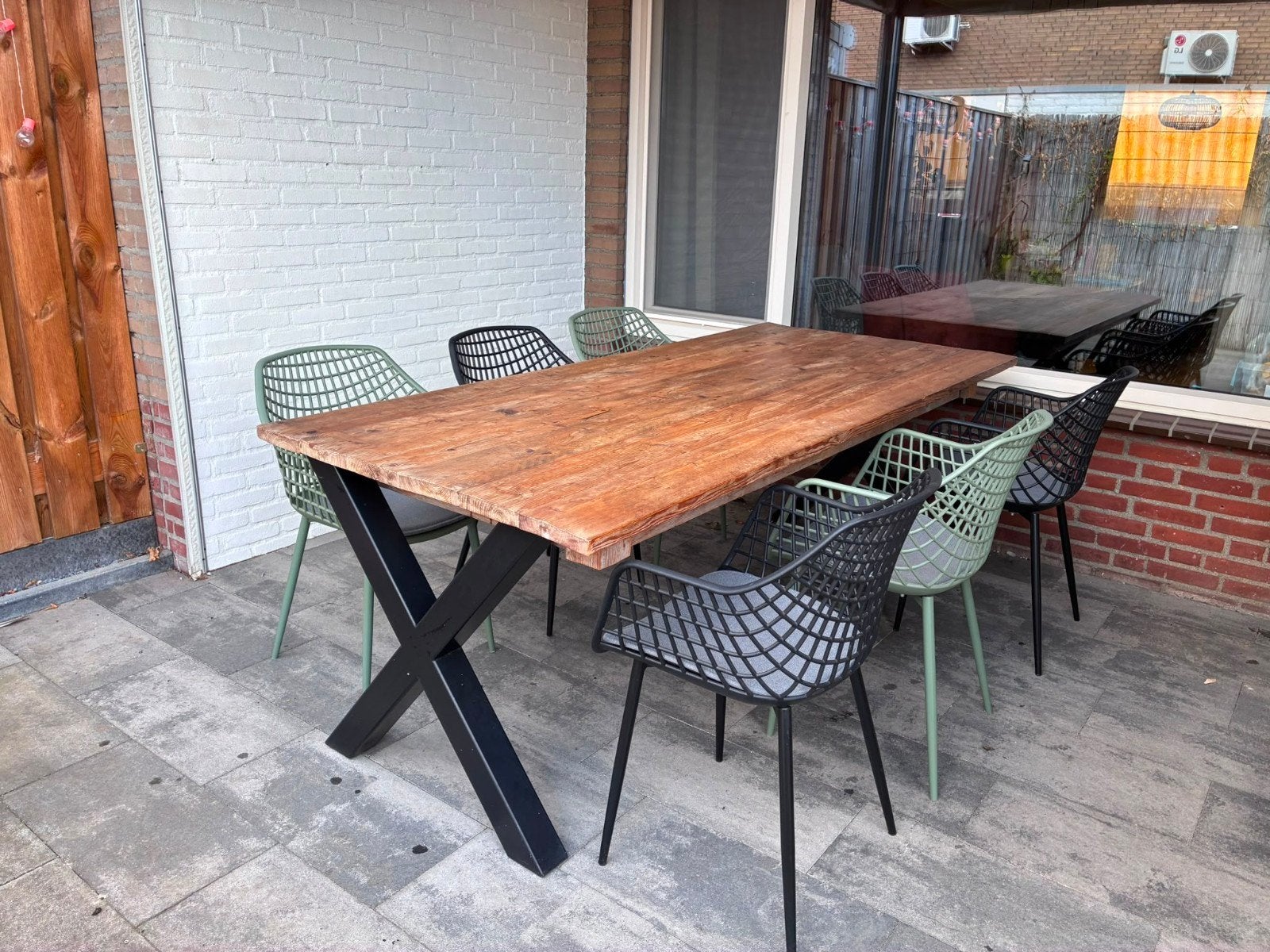 Robuuste houten eettafel met 6 stoelen, Ophalen, Gebruikt, Rechthoekig