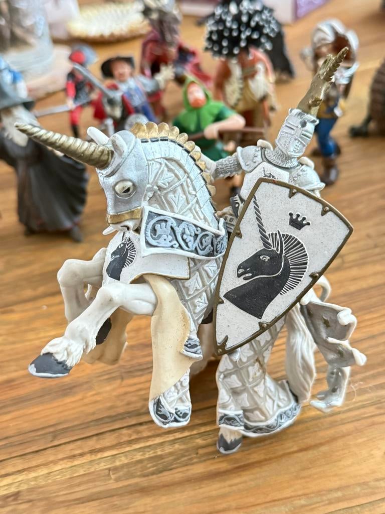 Papo unicorn knight / ridder eenhoorn 2007 fantasy, Ophalen of Verzenden, Zo goed als nieuw, 1:35 tot 1:50, Figuur of Figuren