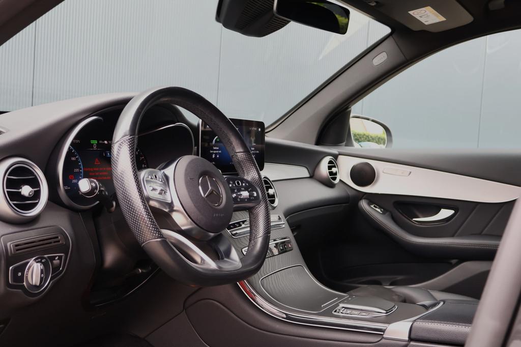 Mercedes-Benz GLC 300e 4MATIC Business Solution AMG | 98% so, Auto's, Mercedes-Benz, Automaat, Gebruikt, 4 cilinders, Origineel Nederlands