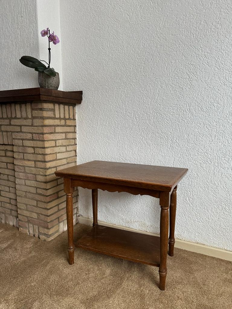 Klassieke eiken houten TV tafel met draaibaar blad, Huis en Inrichting, Tafels | Bijzettafels, Ophalen, Gebruikt, Rechthoekig