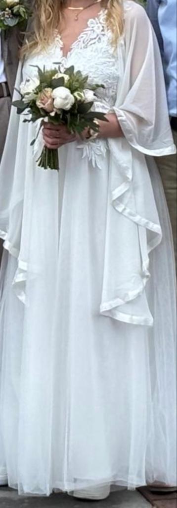 Witte trouwjurk met stola, Kleding | Dames, Trouwkleding en Trouwaccessoires, Ophalen of Verzenden, Zo goed als nieuw, Wit, Trouwjurk