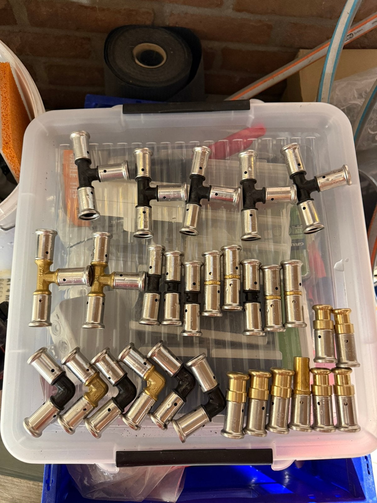 Diverse henco koppelingen, muurplaten en koper perskoppeling, Ophalen, Nieuw, Koper, Overige typen