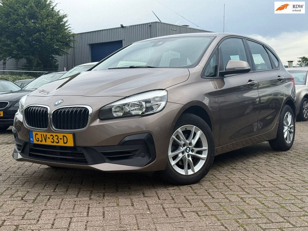 BMW 2-serie Active Tourer 216i High Executive, Auto's, BMW, Voorwielaandrijving, 1325 kg, Gebruikt, Euro 6