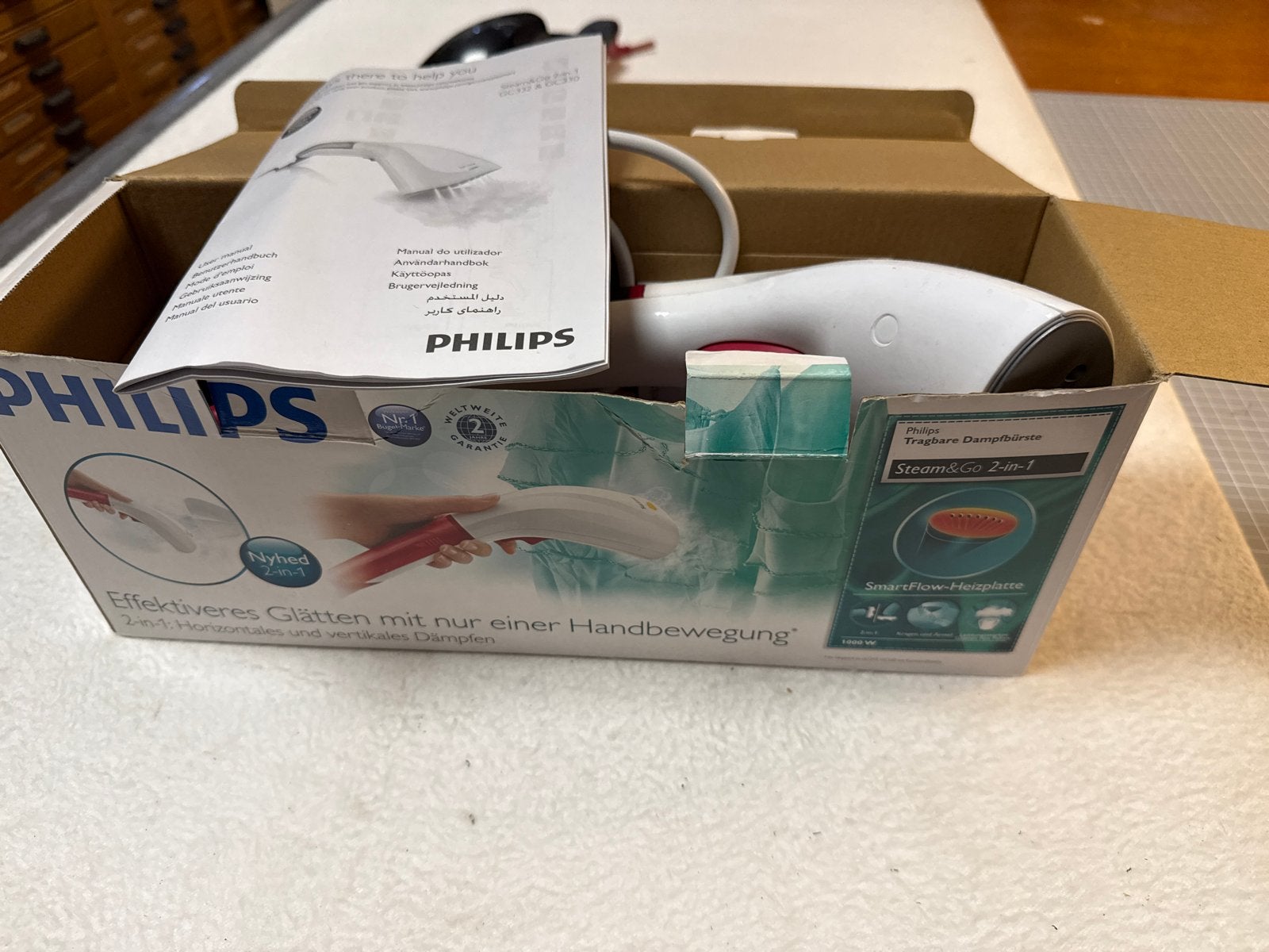 Philips Steam&Go 2-in-1 Handstomer - Nieuw in doos, Ophalen, Nieuw, Strijkijzer met snoer