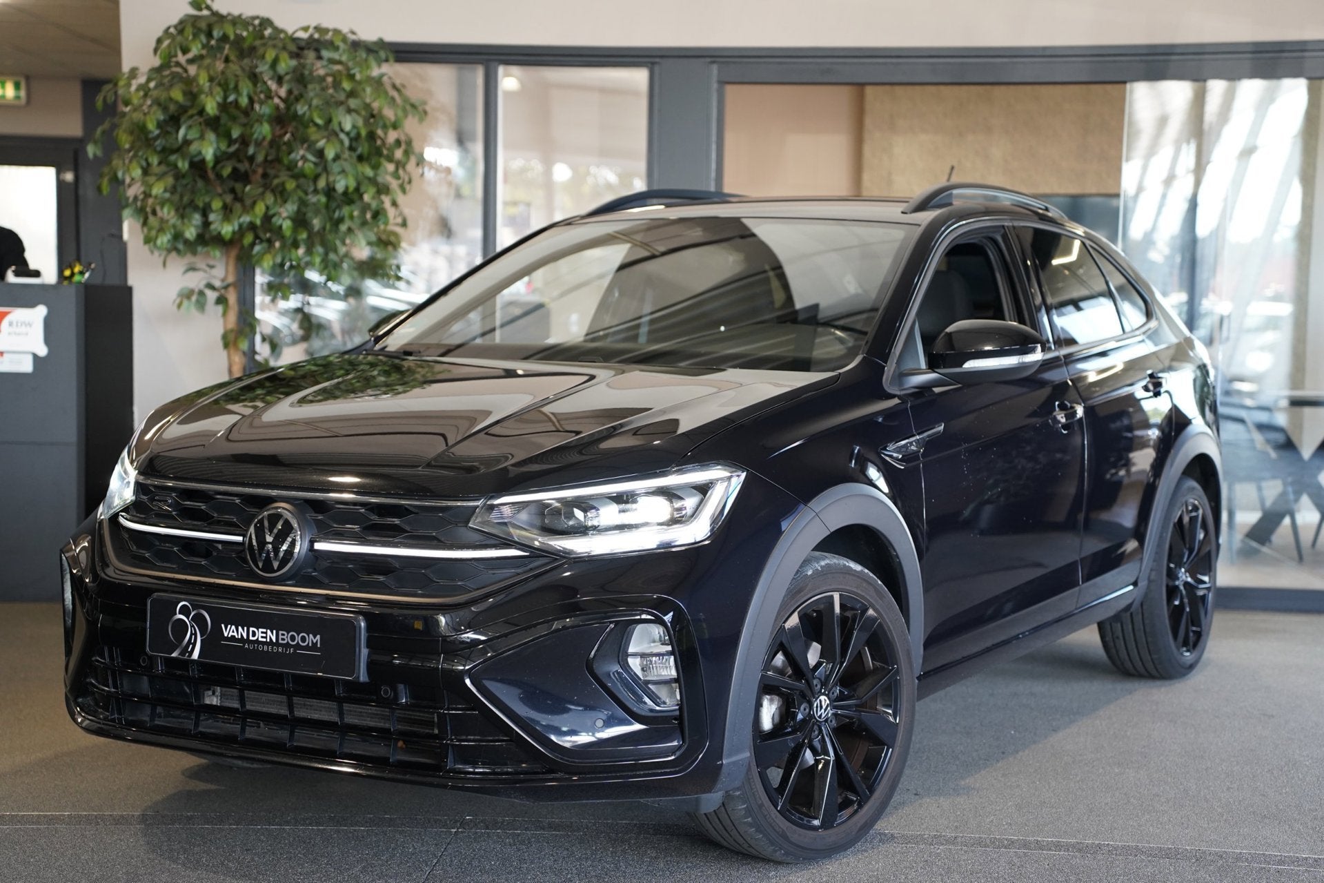 Volkswagen Taigo 1.0 TSI 2x R-Line DSG Black Style IQ Matrix, Gebruikt, Geheel digitaal combi-instrument, Zwart, Origineel Nederlands