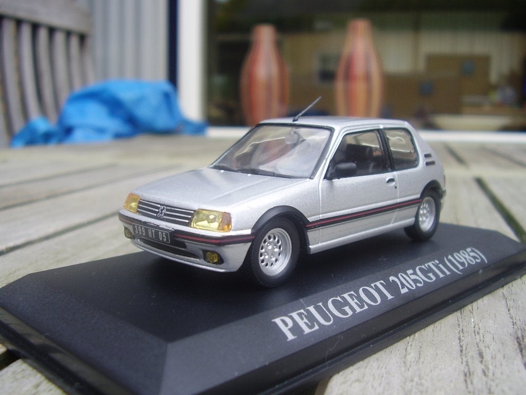Schaalmodel Peugeot 205 GTi, Ophalen of Verzenden, Nieuw, Auto