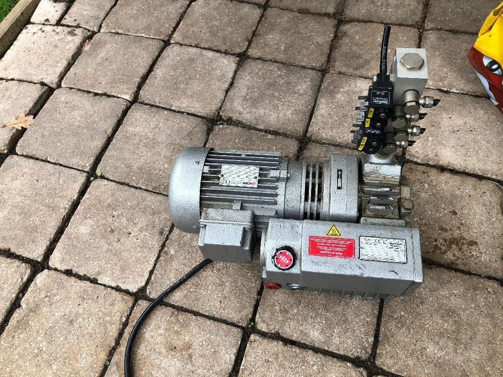 Rietschle Olie Gesmeerd Rotary Vacuümpomp VCB20(7), Ophalen, Gebruikt, Elektromotor
