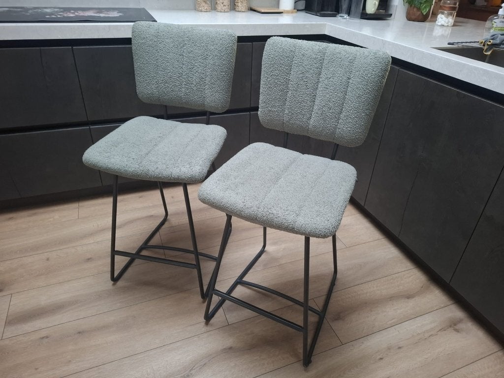Barstoelen 2 stuks, Ophalen, 60 tot 90 cm, Met voetsteun, Zo goed als nieuw