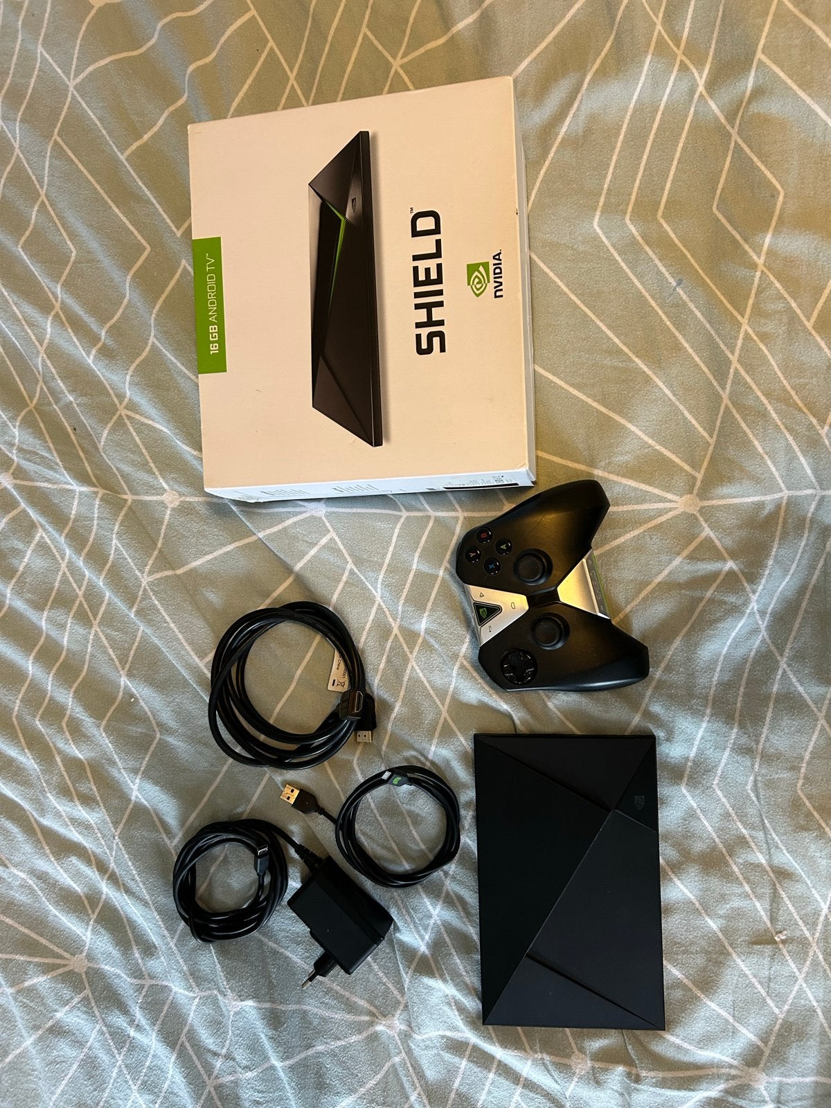 NVIDIA Shield Android TV 16GB met Controller, Ophalen of Verzenden, Overige merken, Zo goed als nieuw