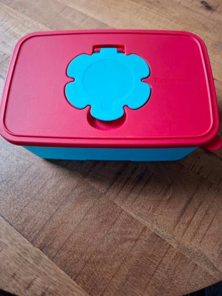 Tupperware doekjes box - rood/blauw, Huis en Inrichting, Keuken | Tupperware, Gebruikt, Bus of Trommel, Blauw, Rood, Ophalen of Verzenden