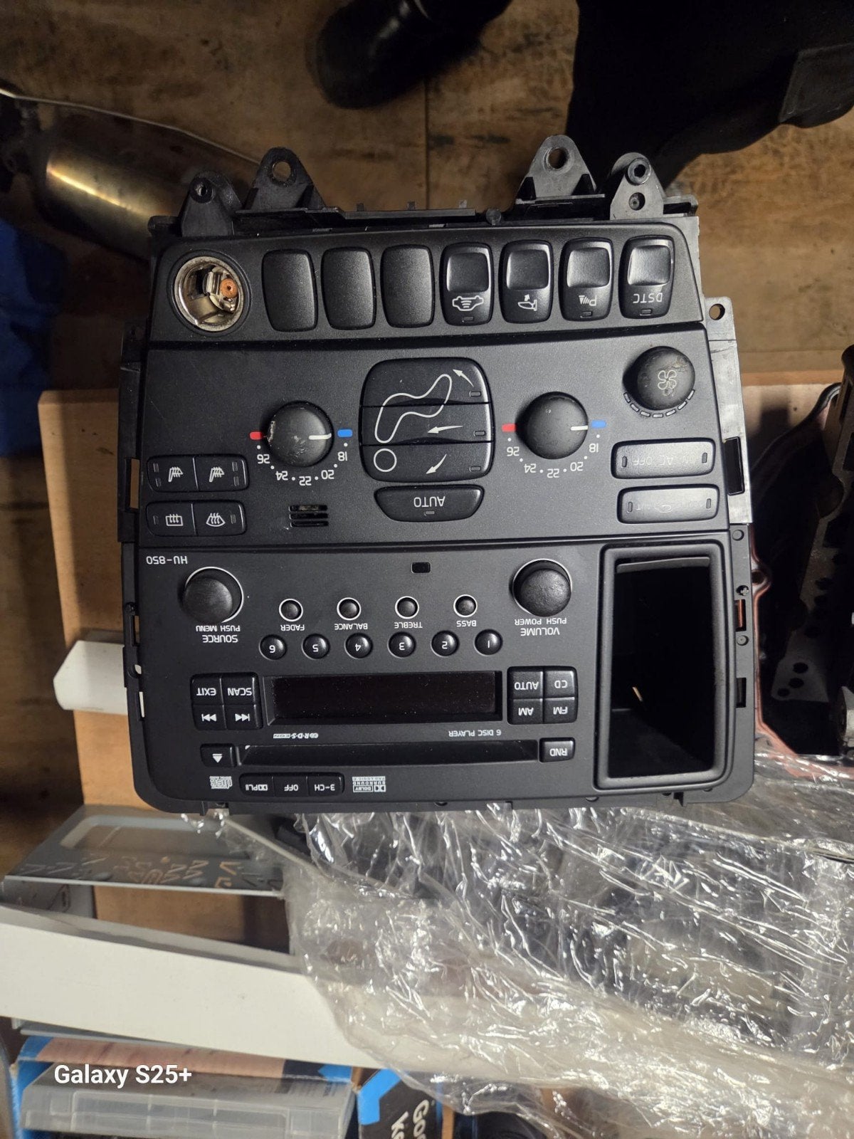 Te koop diverse volvo radio's hu850 en hu650, Ophalen