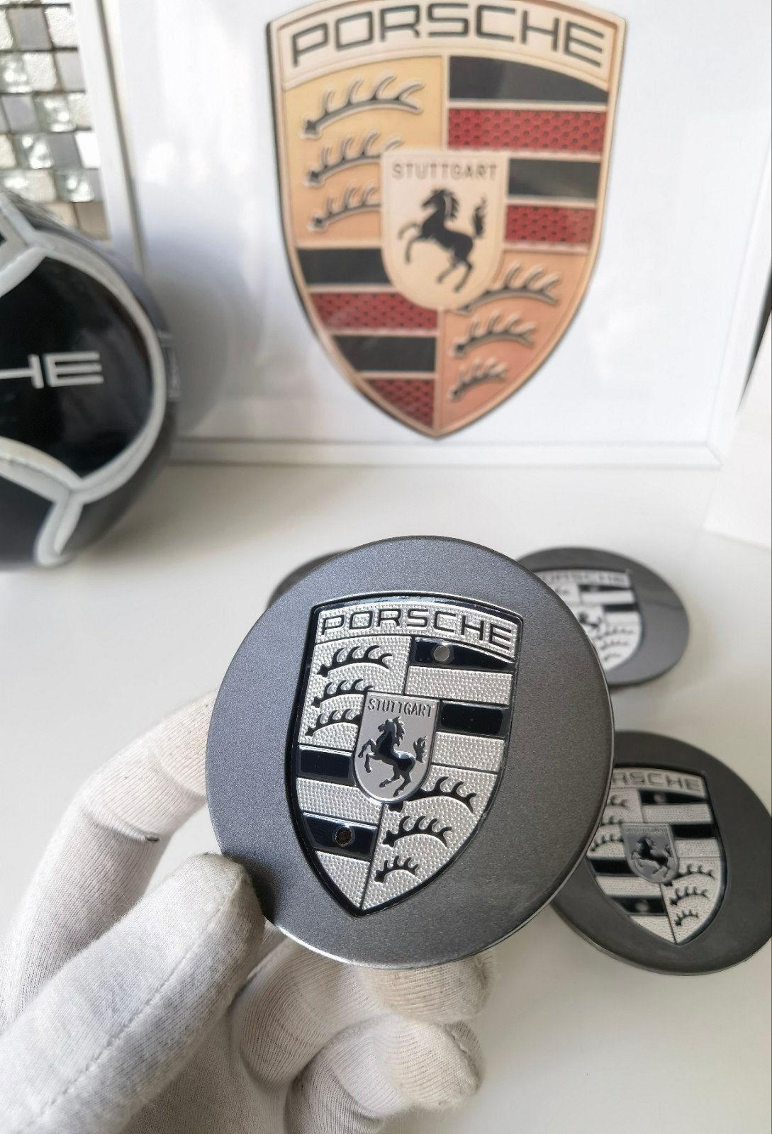 Nieuw porsche centre caps porsche wieldoppen ️

Made in i, Ophalen of Verzenden, Nieuw