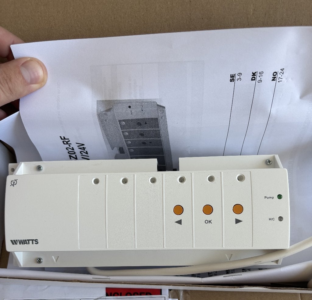 Watts 6-zone masterregelaar voor vloerverwarming 3x, Computers en Software, Powerlines, Ophalen, Nieuw, Watts