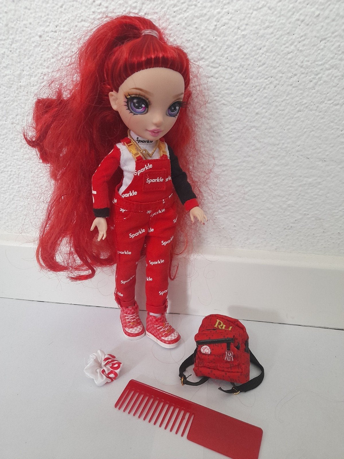 Rainbow High Ruby Anderson pop met accessoires, Kinderen en Baby's, Speelgoed | Poppen, Ophalen of Verzenden