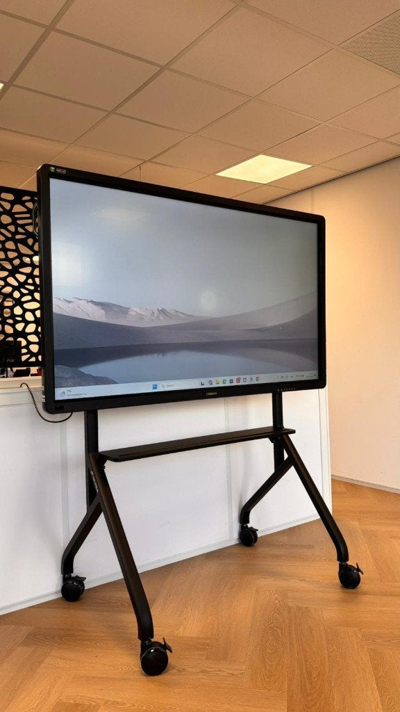 CTOUCH Laser Air 70 inch op nieuw verrijdbaar onderstel, Gebruikt, 50 Hz, LCD, 100 cm of meer