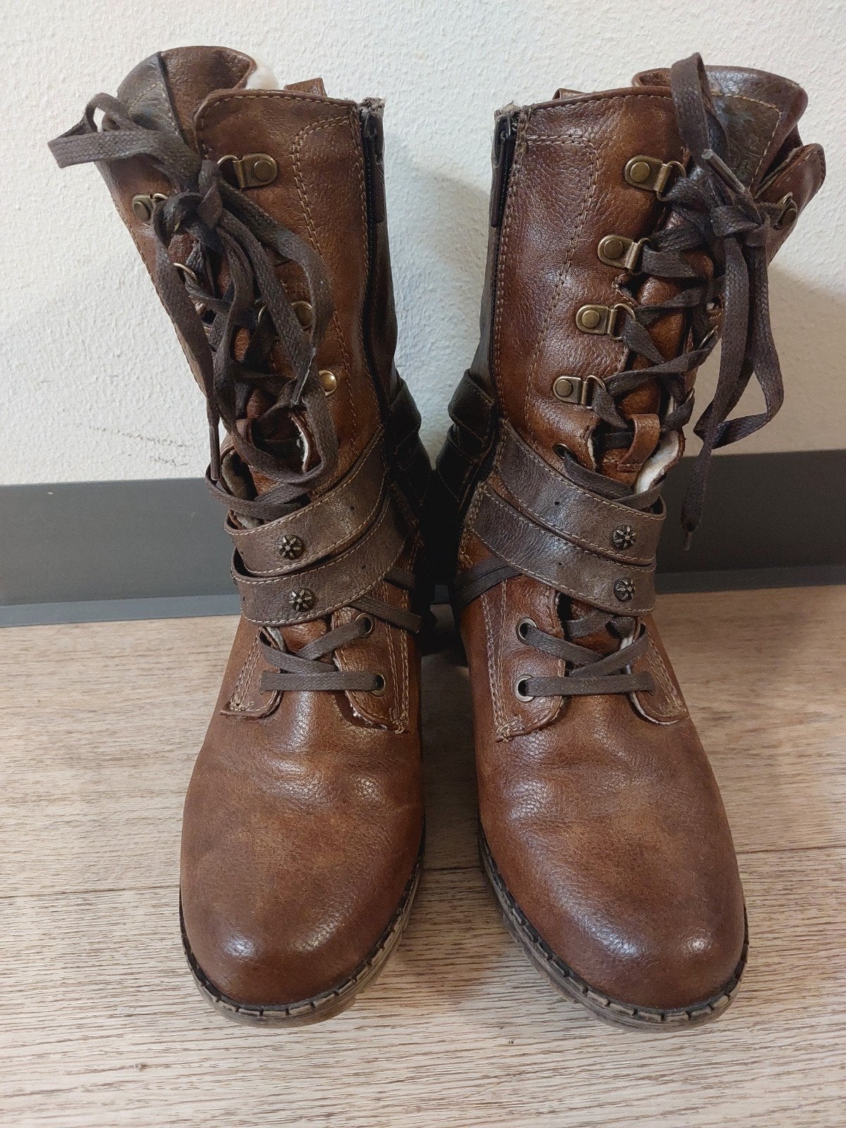 Bruine leren laarzen met hak en veters, Kleding | Dames, Schoenen, Ophalen of Verzenden, Zo goed als nieuw, Bruin, Hoge laarzen