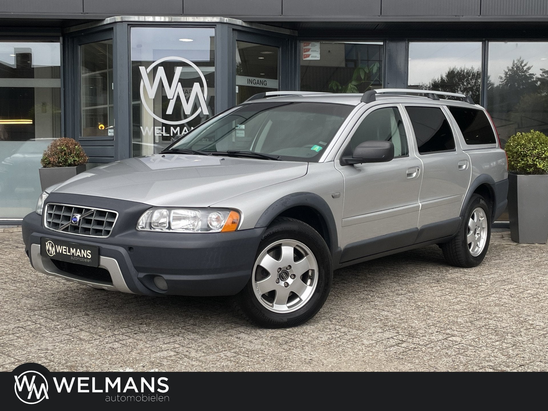 Volvo XC70 2.5T AWD Momentum Youngtimer l Org NL l Leder l C, Auto's, Verwarmde buitenspiegels, Zwart, XC70, 2521 cc
