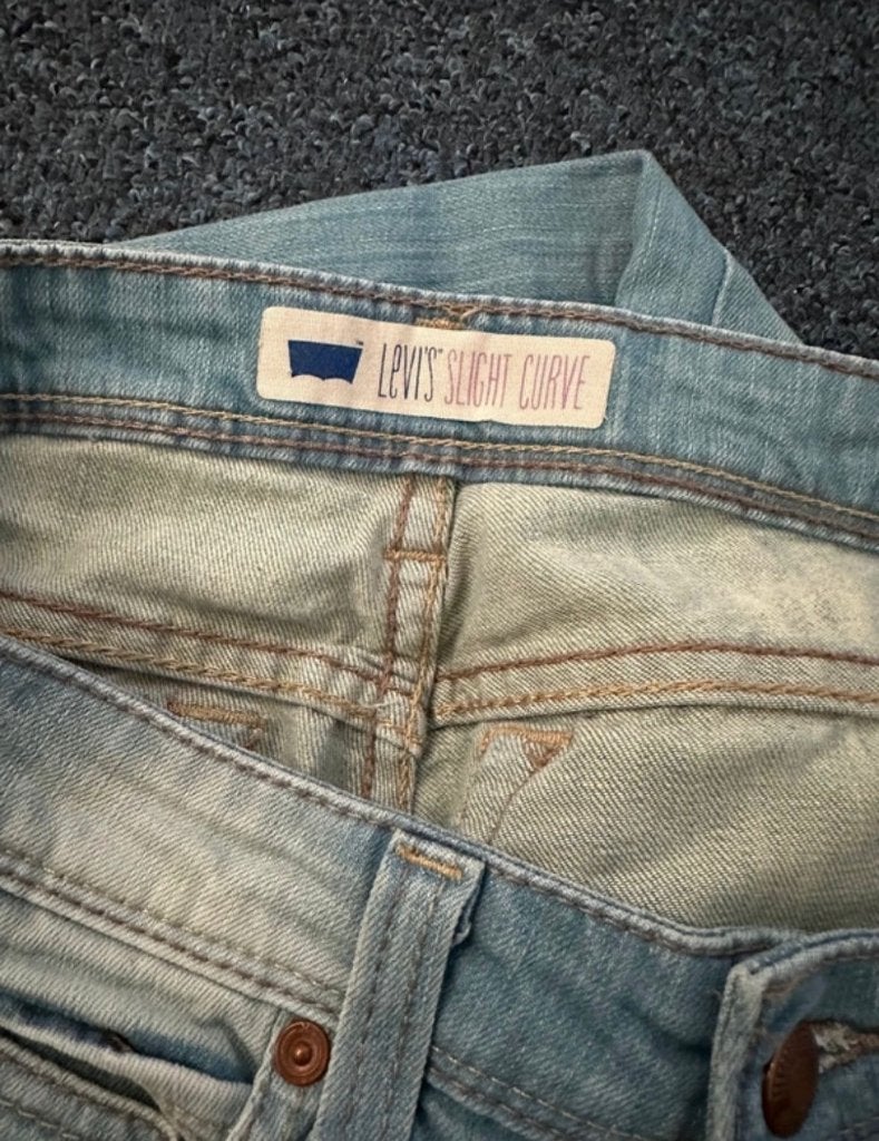 Spijkerbroek Levi's, Blauw, Ophalen of Verzenden, Zo goed als nieuw, W27 (confectie 34) of kleiner