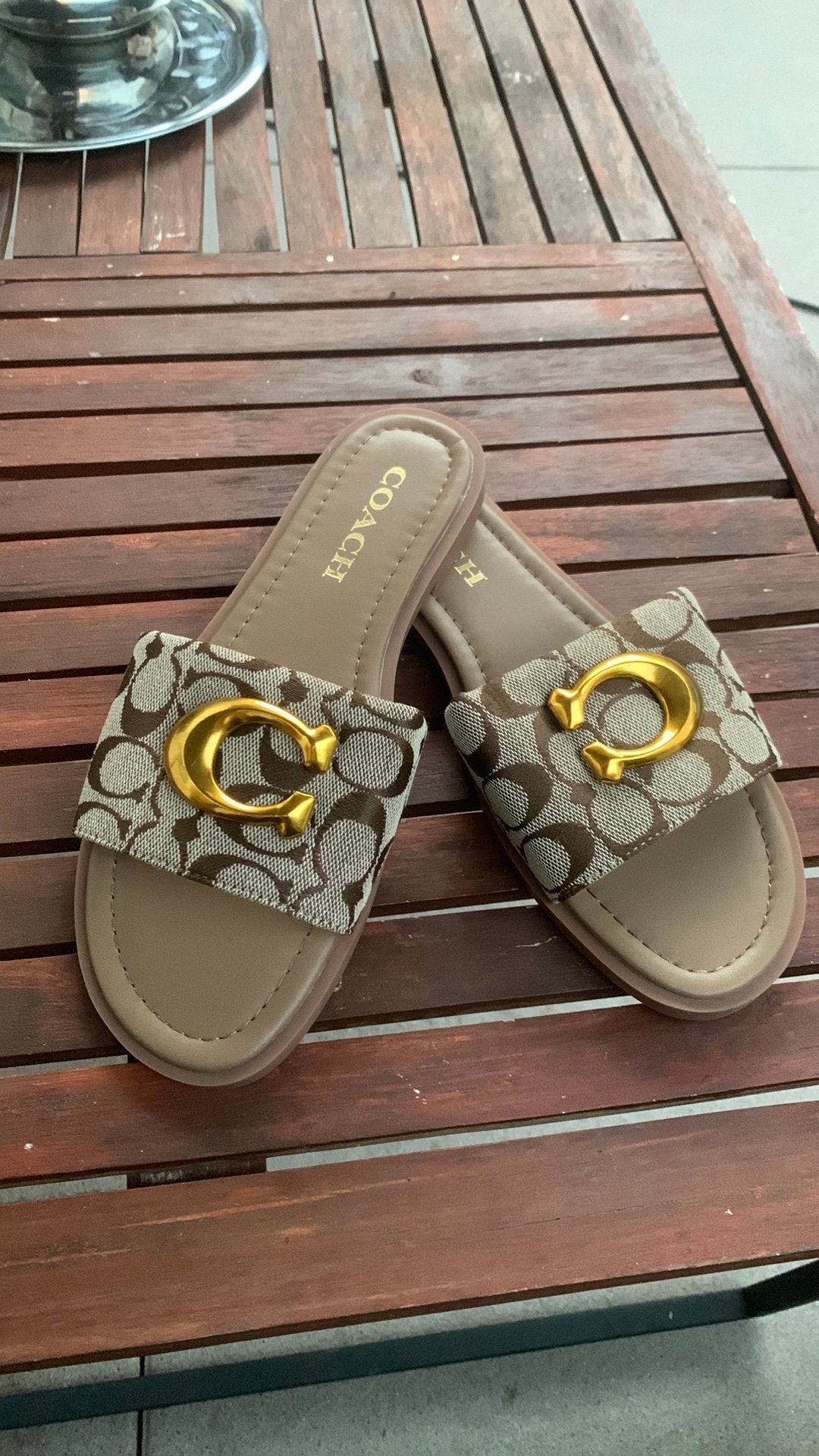 Coach slippers maat 39, Slippers, Bruin, Nieuw, Ophalen of Verzenden