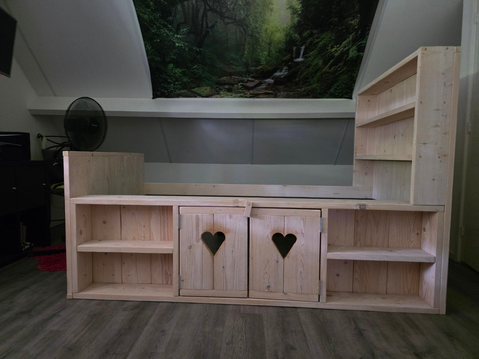 Houten bed met opbergruimte en hartjesdetails, Kinderen en Baby's, Ophalen, Zo goed als nieuw, 180 cm of meer, 85 tot 100 cm